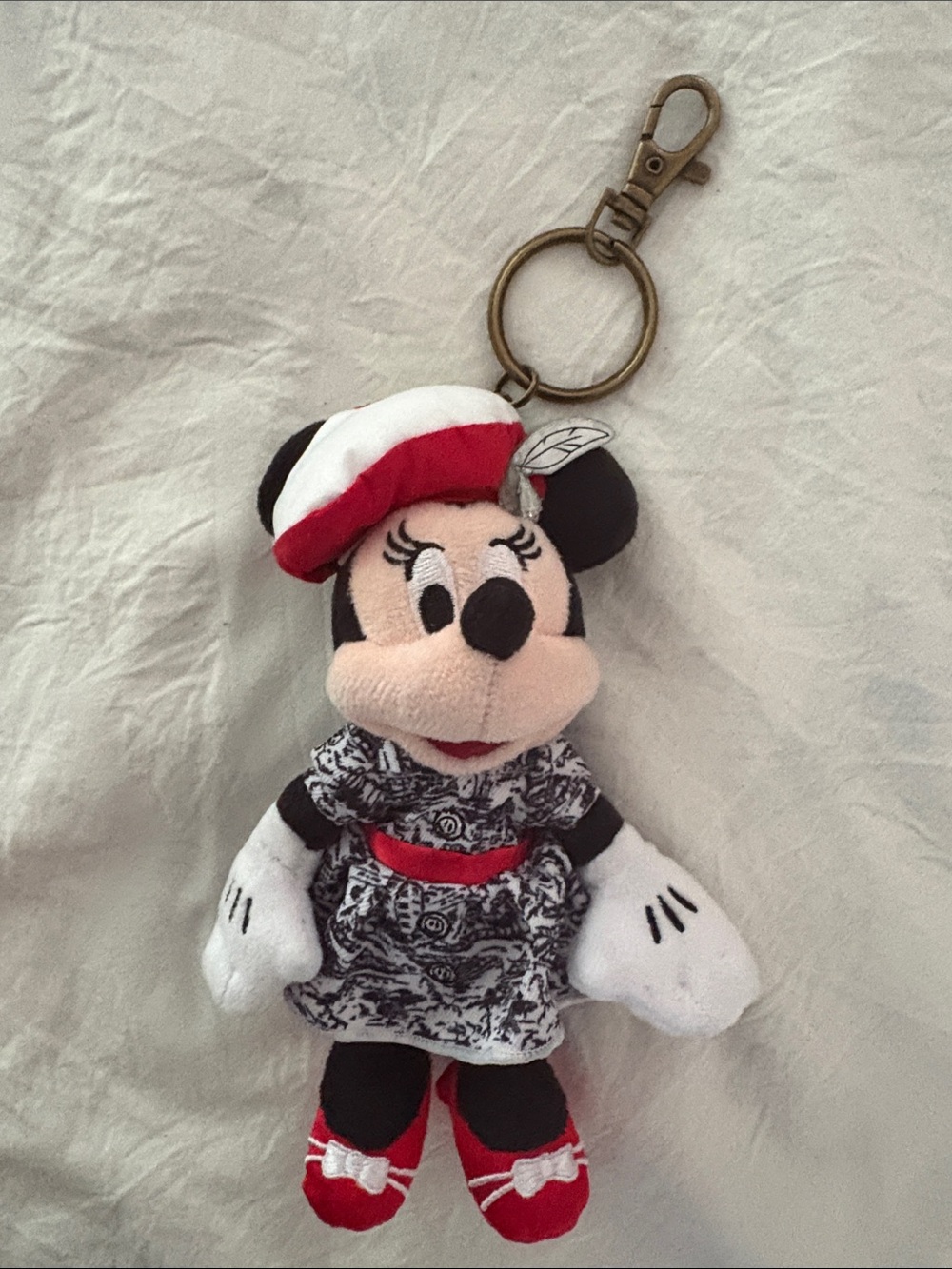 Minnie Mouse Disney Riviera Hotel Keychain.